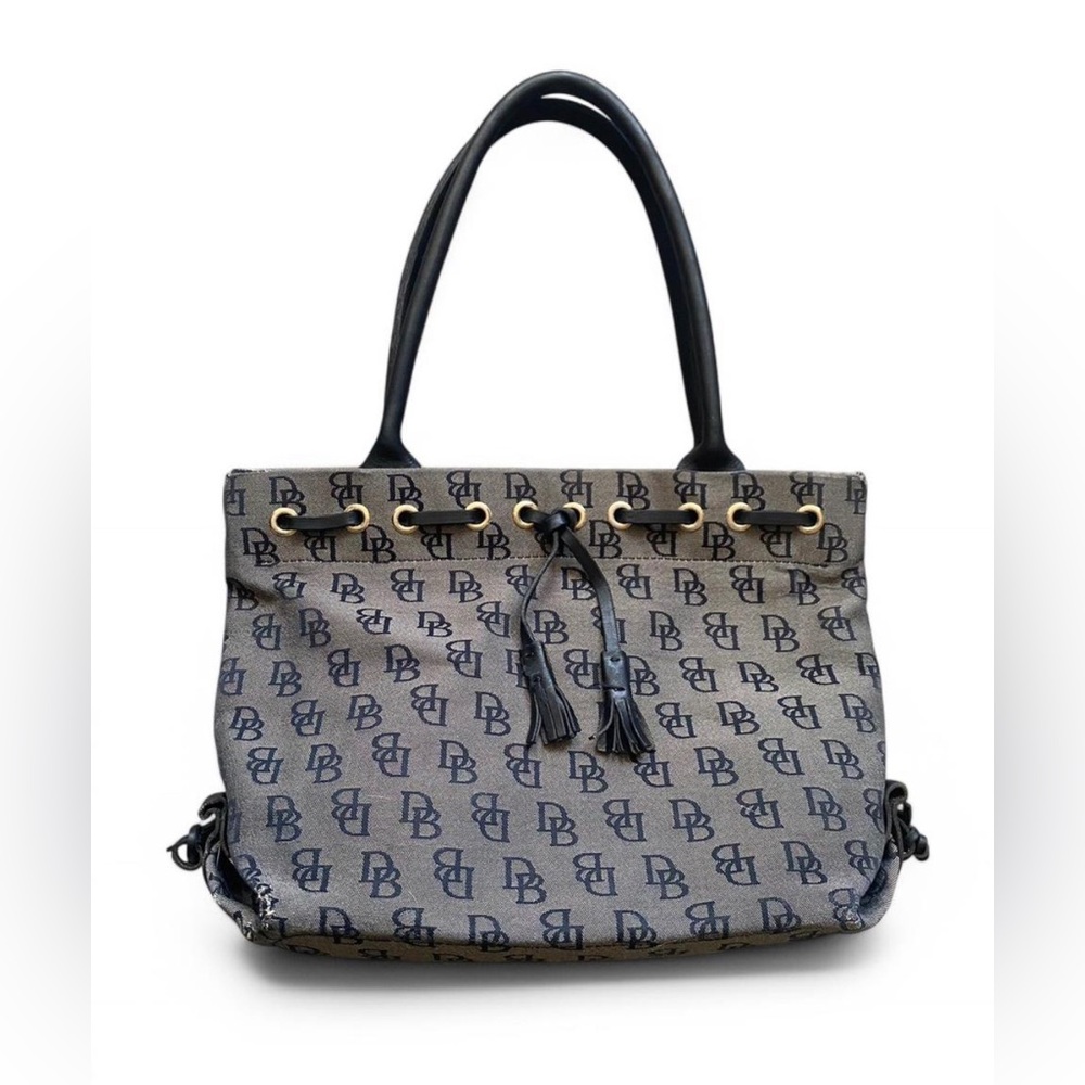 VTG Dooney & Bourke black & gray classic logo bag with grommet detail & tassel